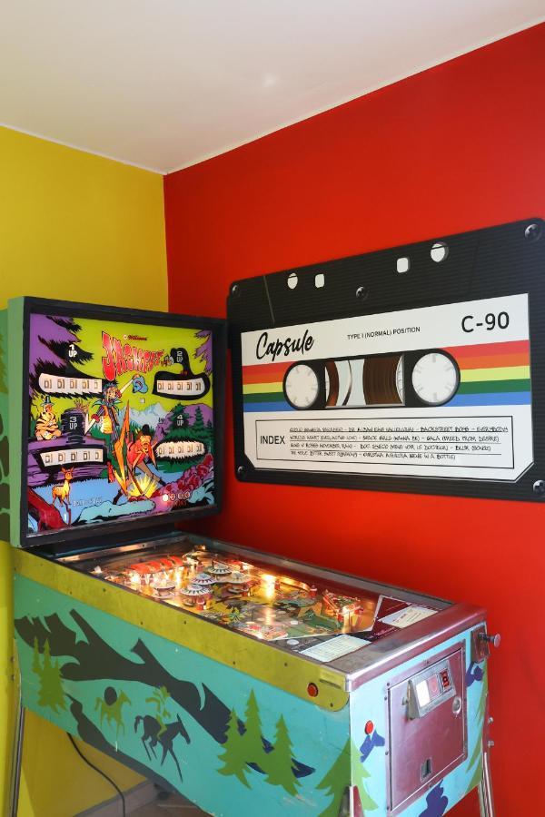 Capsule 90'S - Balneo - Sauna - Flipper - Billard - Netflix - Nintendo Switch & Jeux - Mons  Exterior foto