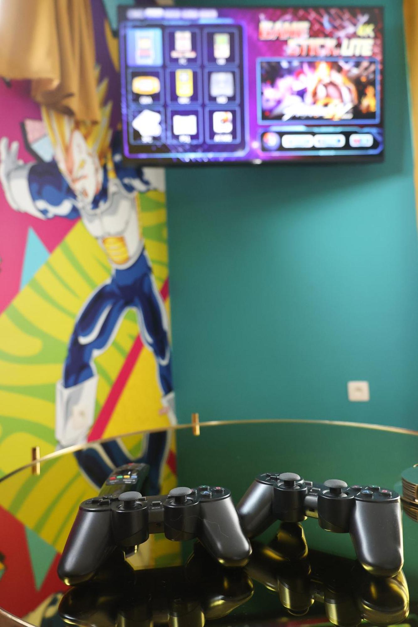 Capsule 90'S - Balneo - Sauna - Flipper - Billard - Netflix - Nintendo Switch & Jeux - Mons  Exterior foto
