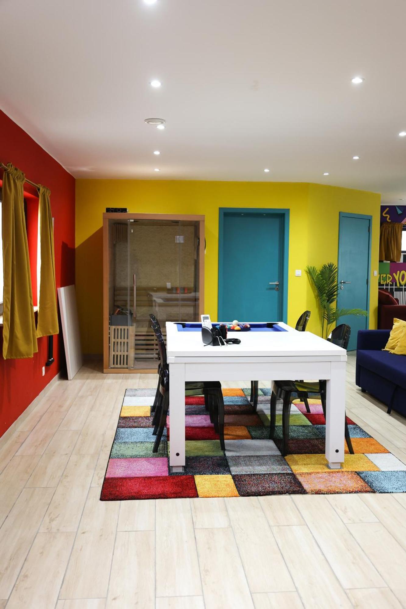 Capsule 90'S - Balneo - Sauna - Flipper - Billard - Netflix - Nintendo Switch & Jeux - Mons  Exterior foto